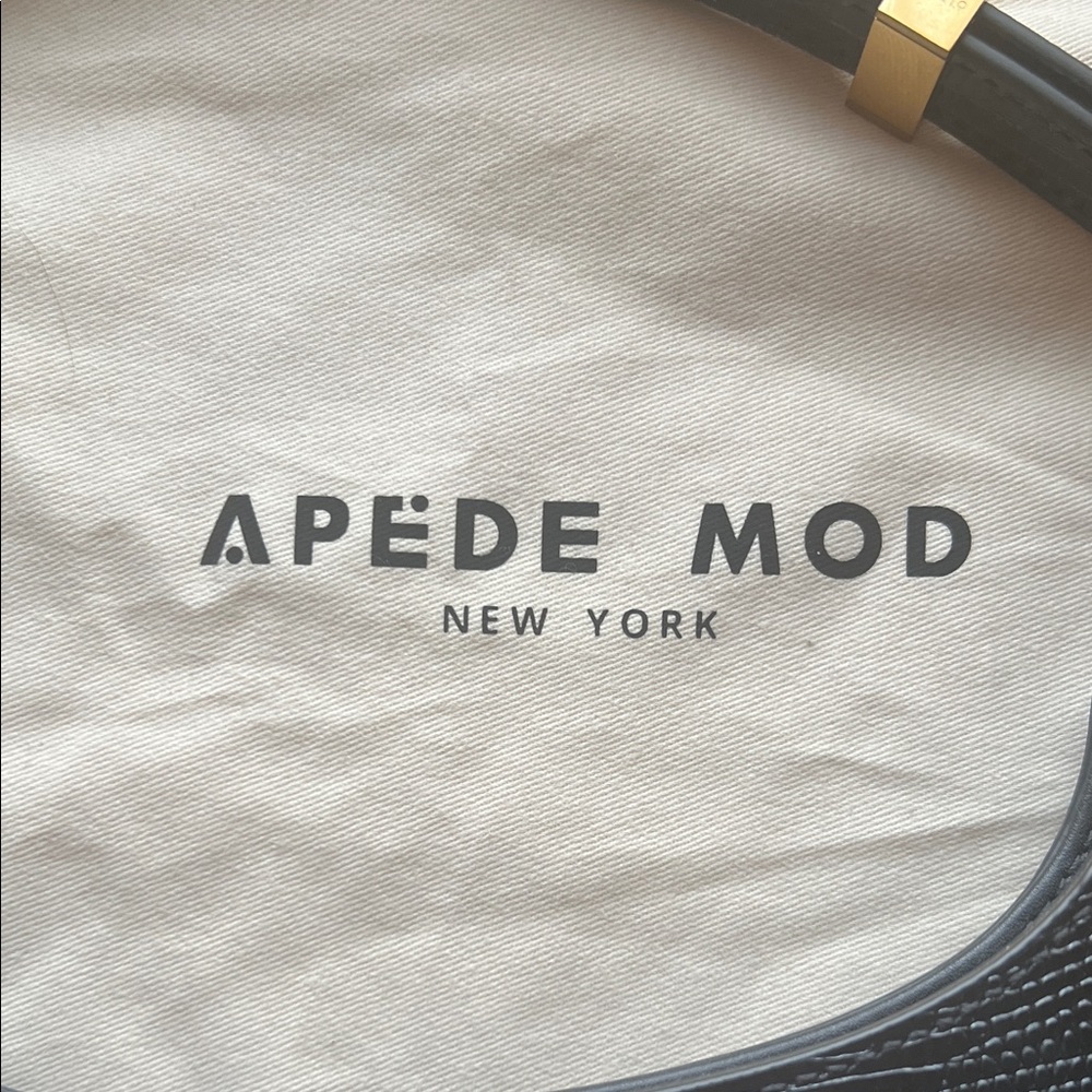 Apede Mod Black Lizard-Embossed Shoulder Bag with Gold Hardware - Picture 2 of 5